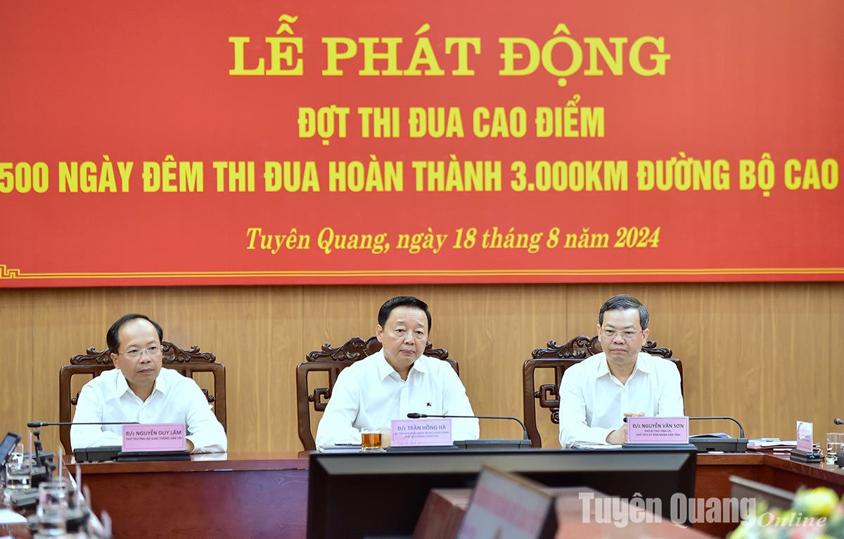 Thủ tướng: Chung sức, đồng lòng để có ít nhất 3.000 km cao tốc vào năm 2025