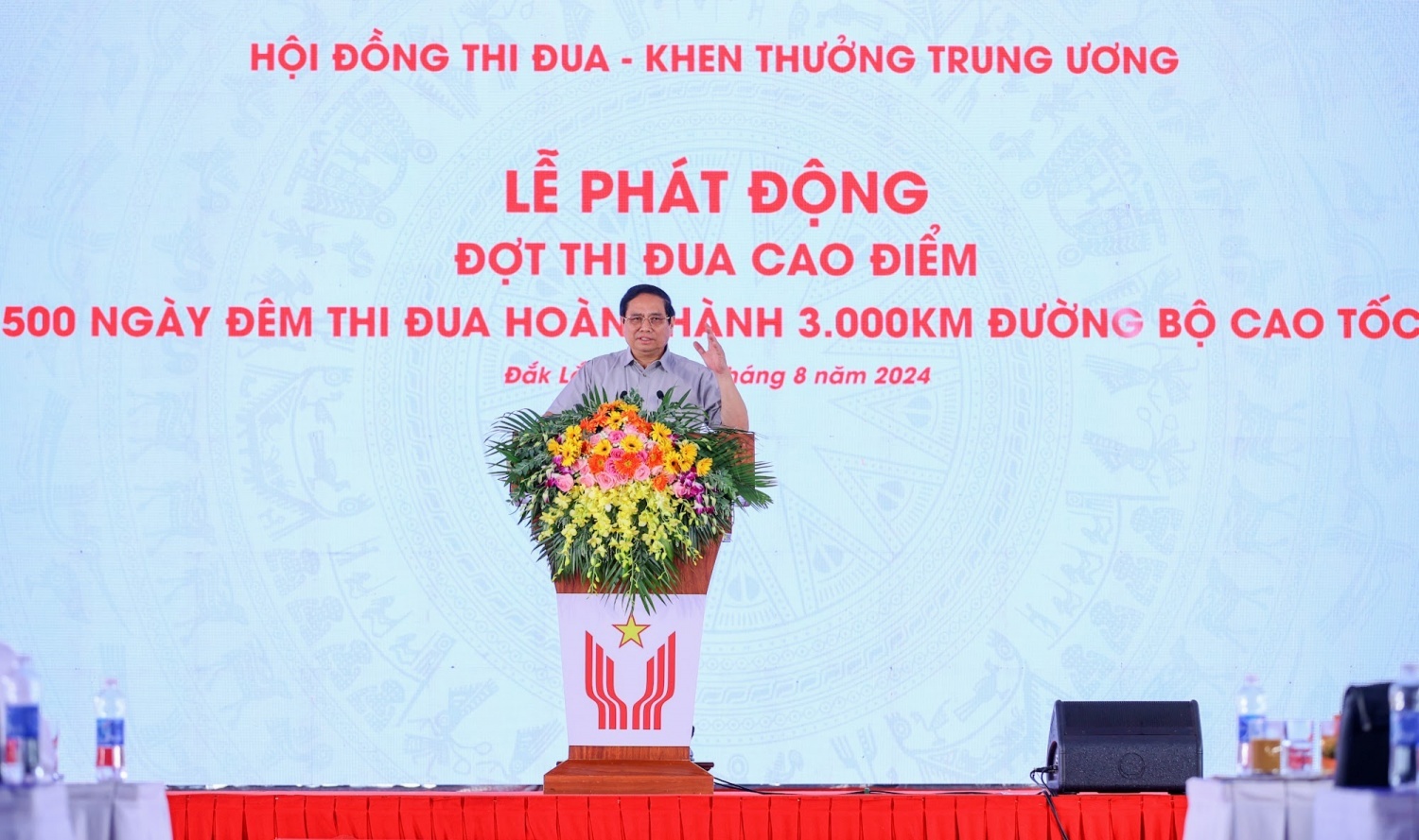 Thủ tướng: Chung sức, đồng lòng để có ít nhất 3.000 km cao tốc vào năm 2025
