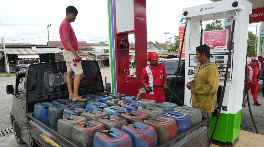 Indonesia làm gì để giảm sự phụ thuộc vào nhiên liệu hóa thạch? Indonesia làm gì để giảm sự phụ thuộc vào nhiên liệu hóa thạch?