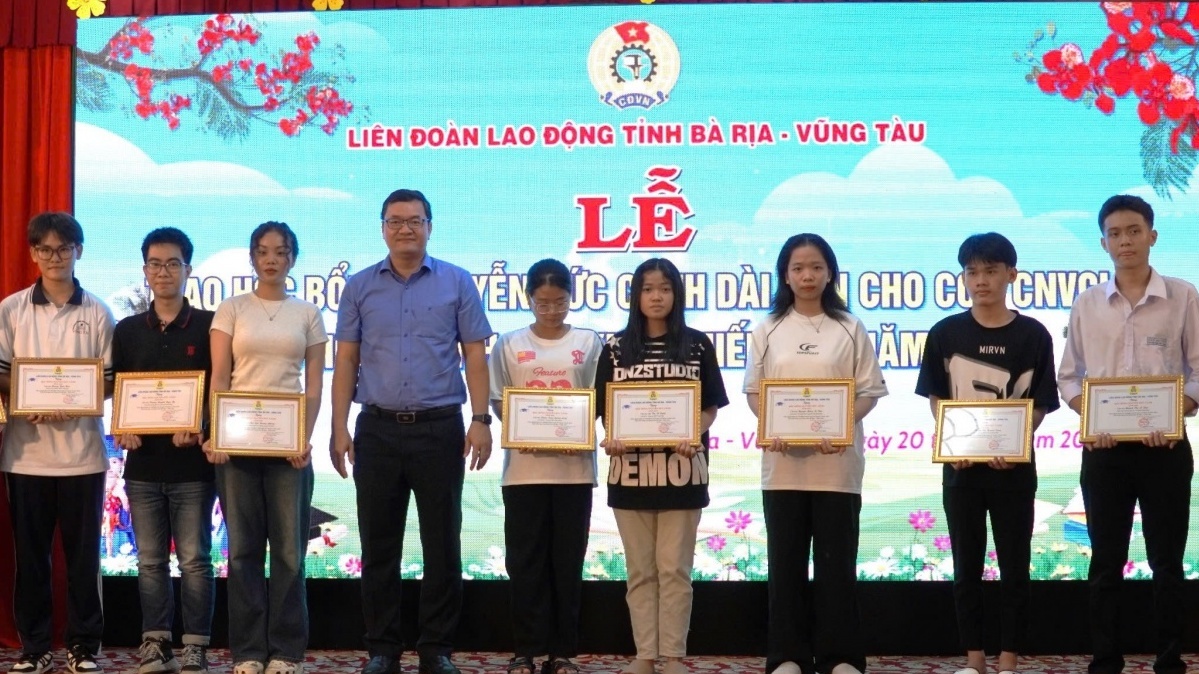Công đoàn Vietsovpetro tham gia trao học bổng Nguyễn Đức Cảnh năm 2024