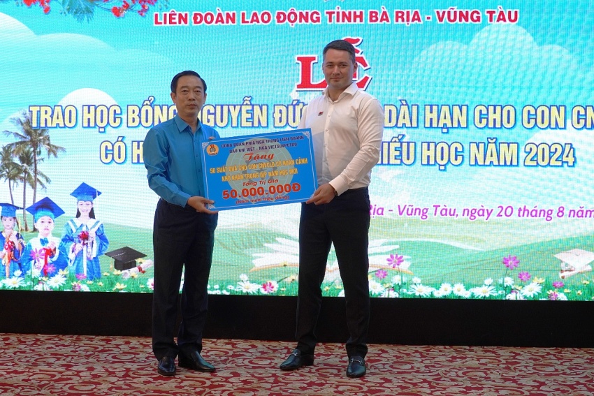 Công đoàn Vietsovpetro tham gia trao học bổng Nguyễn Đức Cảnh dài hạn năm 2024