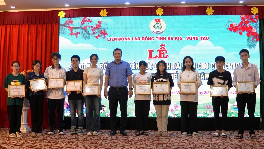 Công đoàn Vietsovpetro tham gia trao học bổng Nguyễn Đức Cảnh dài hạn năm 2024