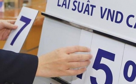 Điểm tin ngân hàng ngày 23/8: Giá USD "chợ đen" lao dốc mạnh