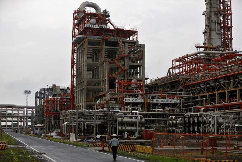 Ấn Độ vượt Trung Quốc để trở thành nước mua dầu số 1 của Nga Ấn Độ vượt Trung Quốc để trở thành nước mua dầu số 1 của Nga