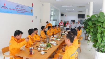 PV GAS COATING và PV GAS VUNG TAU tổ chức “Bữa cơm Công đoàn” - Ấm lòng người lao động