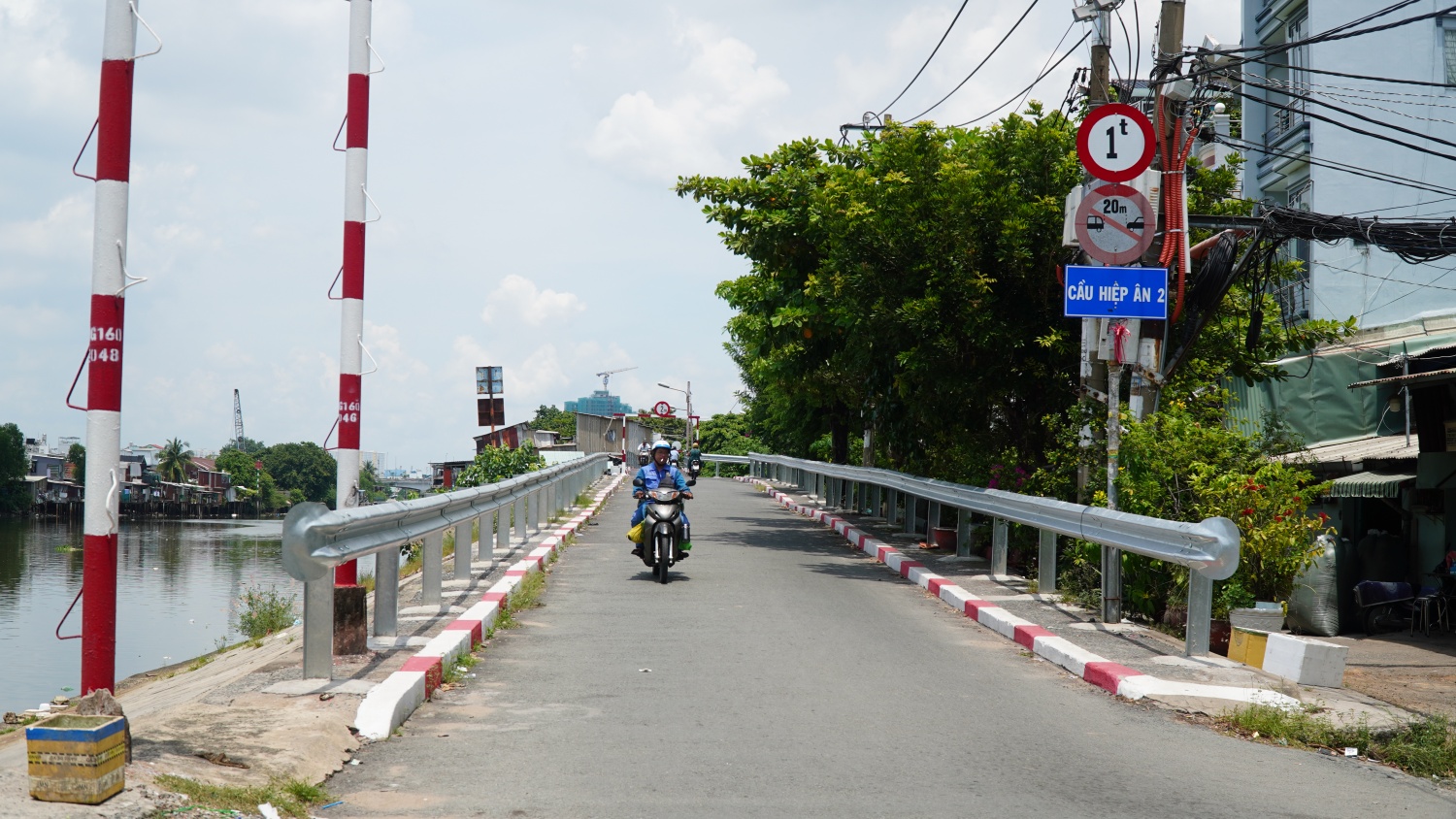 [Chùm ảnh] TP HCM sẽ giải tỏa hơn 1.600 căn nhà ven kênh làm dự án nghìn tỷ