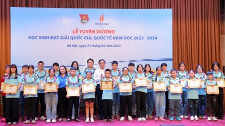 Petrovietnam tuyên dương học sinh đạt thành tích cao trong các kỳ thi quốc gia năm học 2023 - 2024