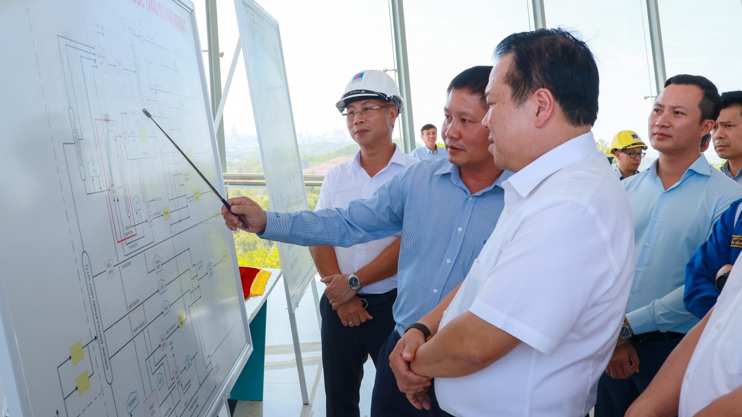 Đoàn công tác của UBQLVNN thăm và làm việc tại NMLD Dung Quất