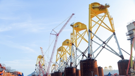 Bài 3: Để phát triển chuỗi cung ứng điện gió ngoài khơi một cách hợp lý