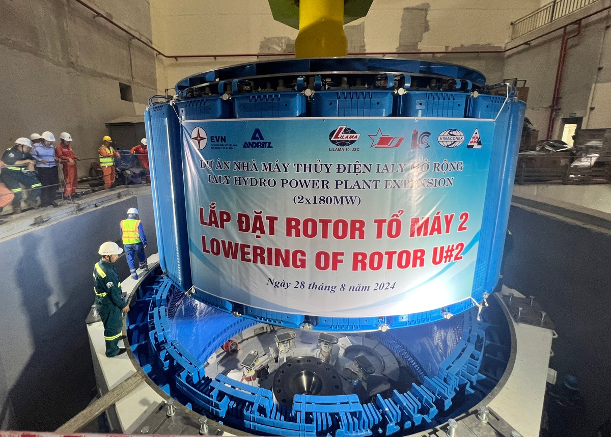 Hạ thành công rotor tổ máy 2 Dự án Nhà máy Thủy điện Ialy mở rộng
