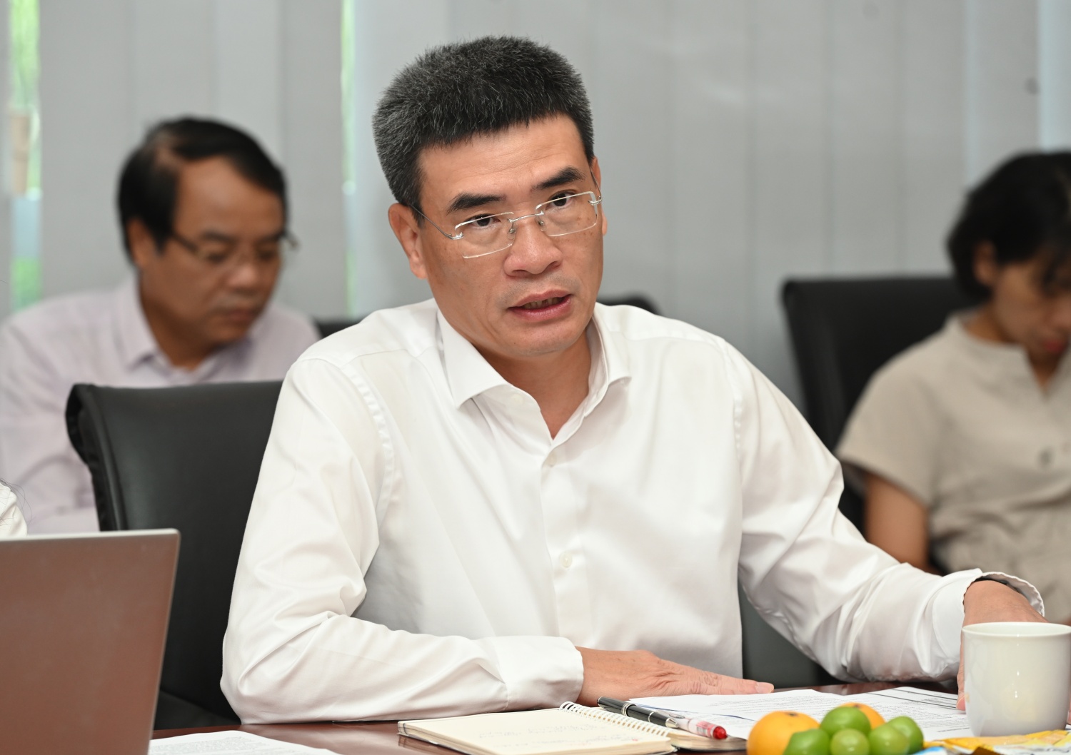 Phó Tổng Giám đốc Petrovietnam Dương Mạnh Sơn trao đổi tại buổi làm việc Phó Tổng Giám đốc Petrovietnam Dương Mạnh Sơn trao đổi tại buổi làm việc