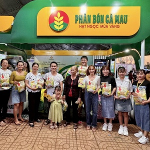 Phân bón Cà Mau đồng hành nâng cao giá trị sầu riêng Việt Nam