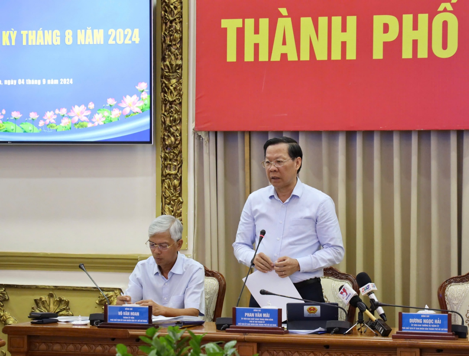 Chủ tịch UBND TP HCM phê bình 4 ban quản lý dự án vì giải ngân đầu tư công chỉ đạt 18,1%