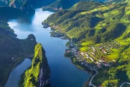 Giải mã bí mật vịnh Ta Gia - Nơi lưu giữ kiệt tác của thiên nhiên