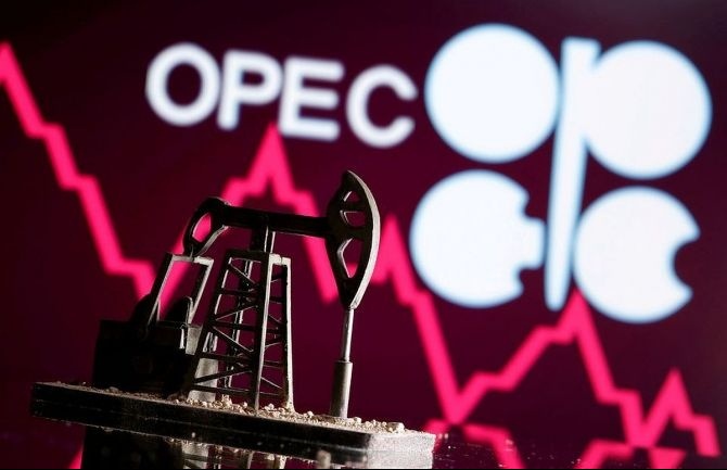 OPEC+ xem xét tăng sản lượng dầu trong tháng 4