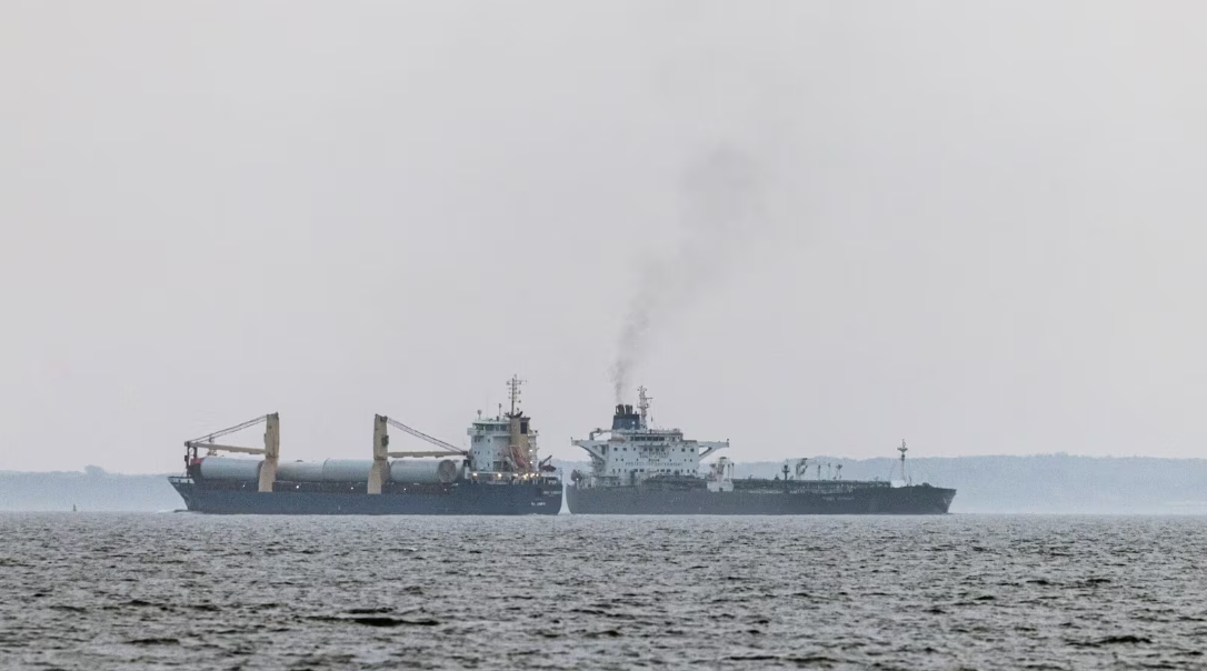 Nỗi lo tràn dầu gia tăng khi tàu chở dầu từ chối sử dụng hoa tiêu của Đan Mạch Nỗi lo tràn dầu gia tăng khi tàu chở dầu từ chối sử dụng hoa tiêu của Đan Mạch