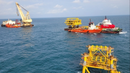 Lắp đặt thành công Khối thượng tầng giàn BK-23, mỏ Bạch Hổ
