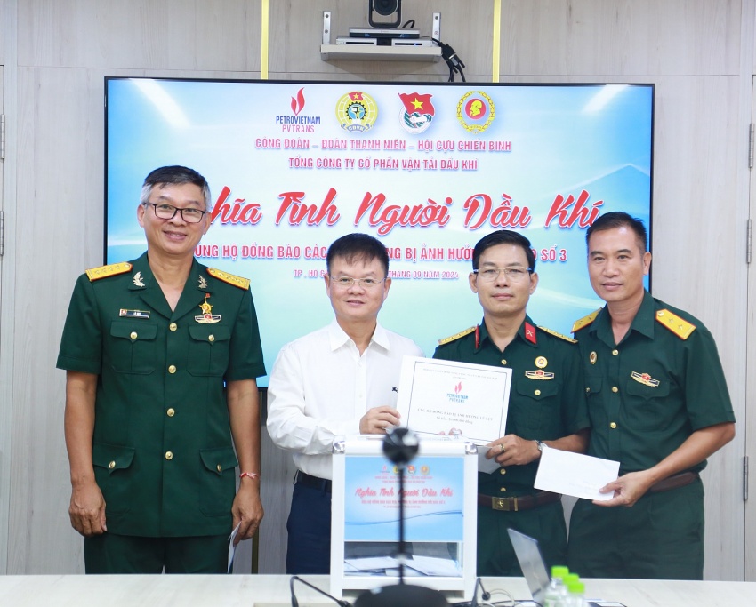 PVTrans tổ chức quyên góp ủng hộ đồng bào bị ảnh hưởng bởi bão Yagi PVTrans tổ chức quyên góp ủng hộ đồng bào bị ảnh hưởng bởi bão Yagi