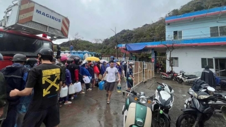 Petrovietnam đảm bảo cung ứng và nỗ lực hỗ trợ xăng dầu cho các khu vực bị ảnh hưởng bởi bão lũ