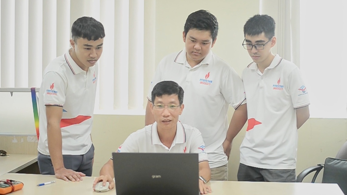 Các thành viên đội PVU sẵn sàng cho cuộc thi tay nghề Dầu khí lần thứ VIII