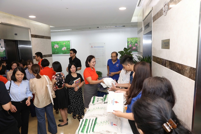 PVEP tổ chức chương trình “Đổi quần áo, đồ dùng học tập lấy túi vải”