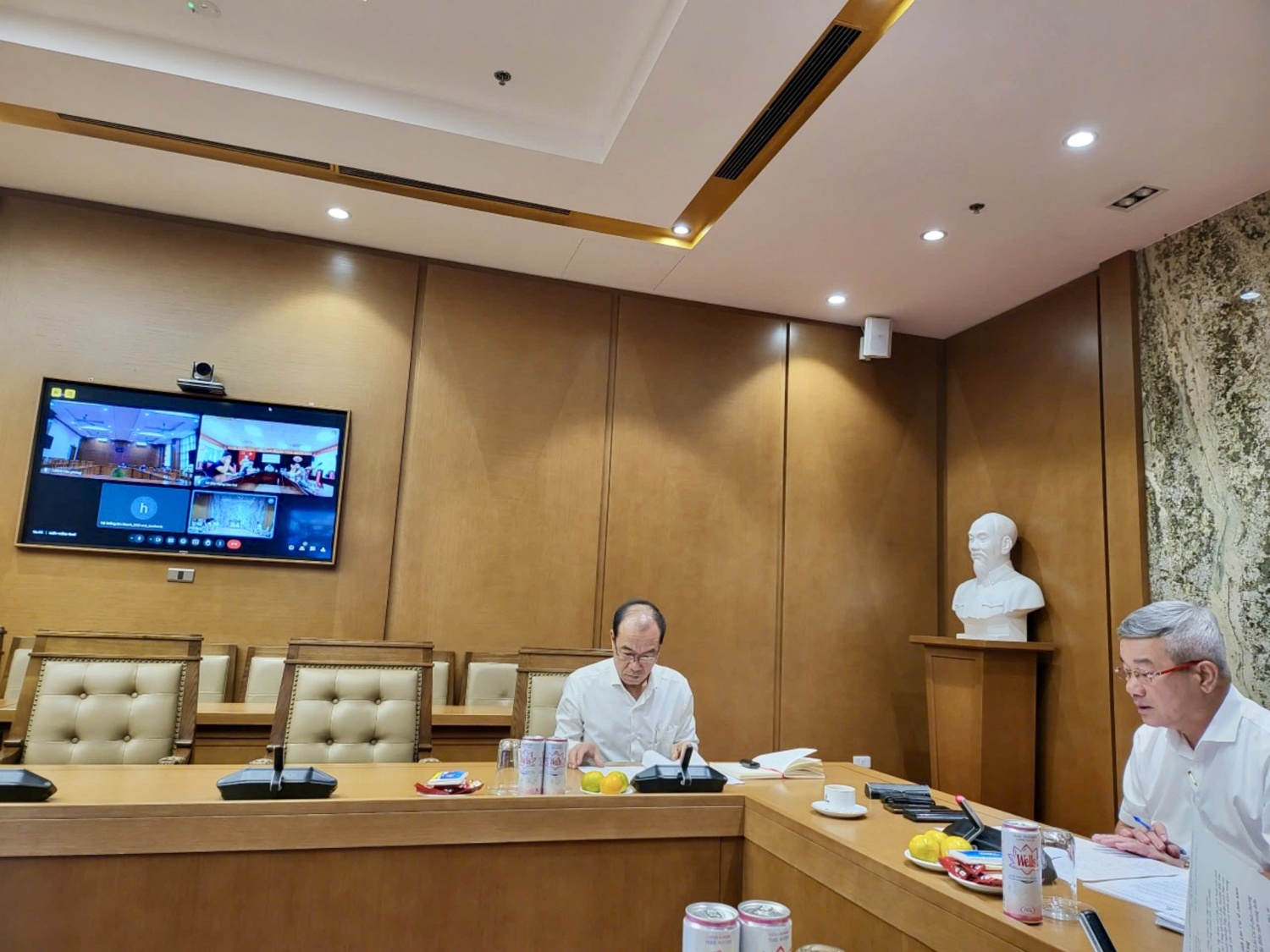 Lãnh đạo Petrovietnam tham dự cuộc họp