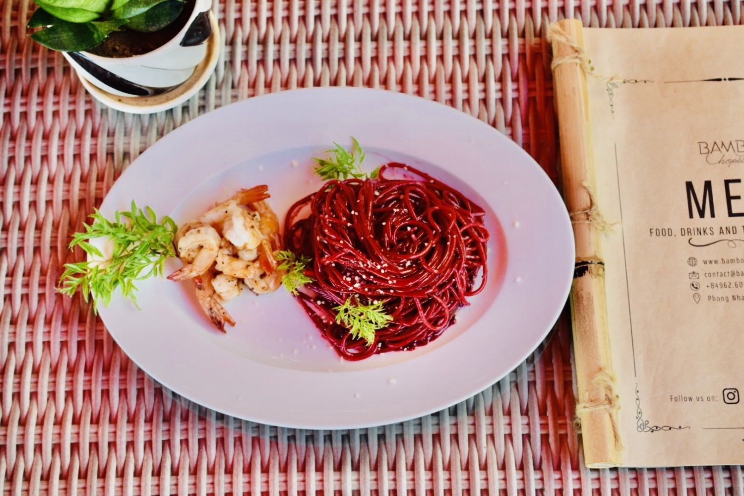 Bamboo Chopsticks: Biến tấu trong từng món ăn để hút khách quốc tế khi đến Phong Nha Bamboo Chopsticks - Biến tấu trong từng món ăn để hút khách quốc tế khi đến Phong Nha