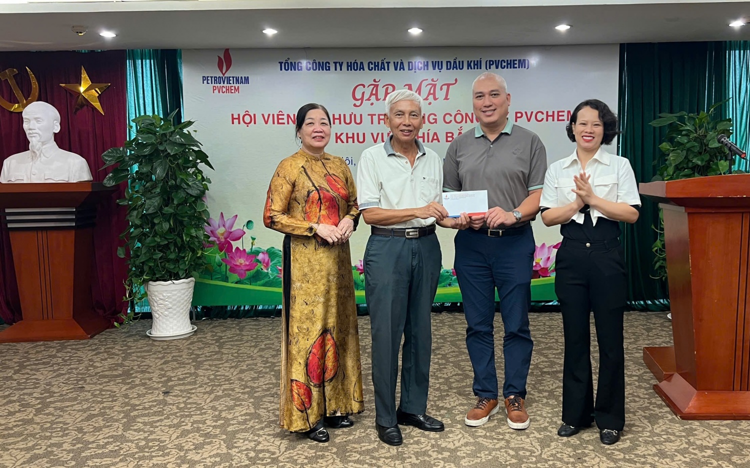PVChem tổ chức gặp mặt cán bộ hưu trí