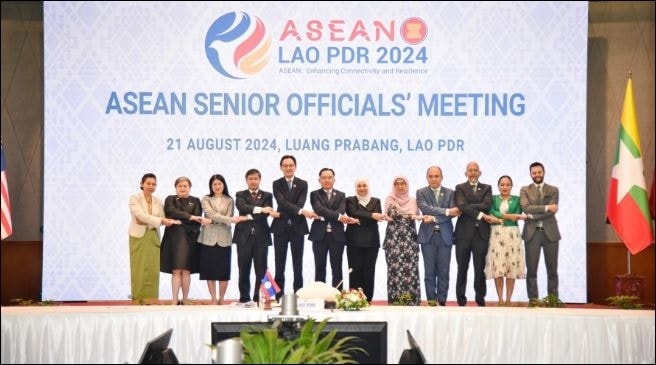 Thứ trưởng Ngoại giao Đỗ Hùng Việt, Trưởng SOM ASEAN Việt Nam dẫn đầu Đoàn Việt Nam tham dự các cuộc họp về công tác chuẩn bị cho Hội nghị Cấp cao ASEAN lần thứ 44, 45 và các hội nghị cấp cao liên quan. Ảnh: Bộ Ngoại giao