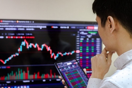 Tin nhanh chứng khoán ngày 7/10: Thanh khoản thấp, VN Index điều chỉnh nhẹ