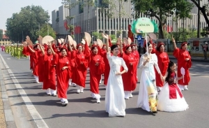 Tôn vinh, khai thác các giá trị của áo dài dân tộc