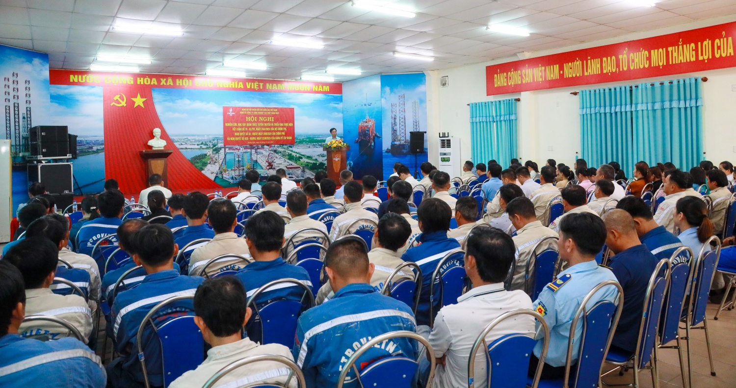 Toàn cảnh Hội nghị.