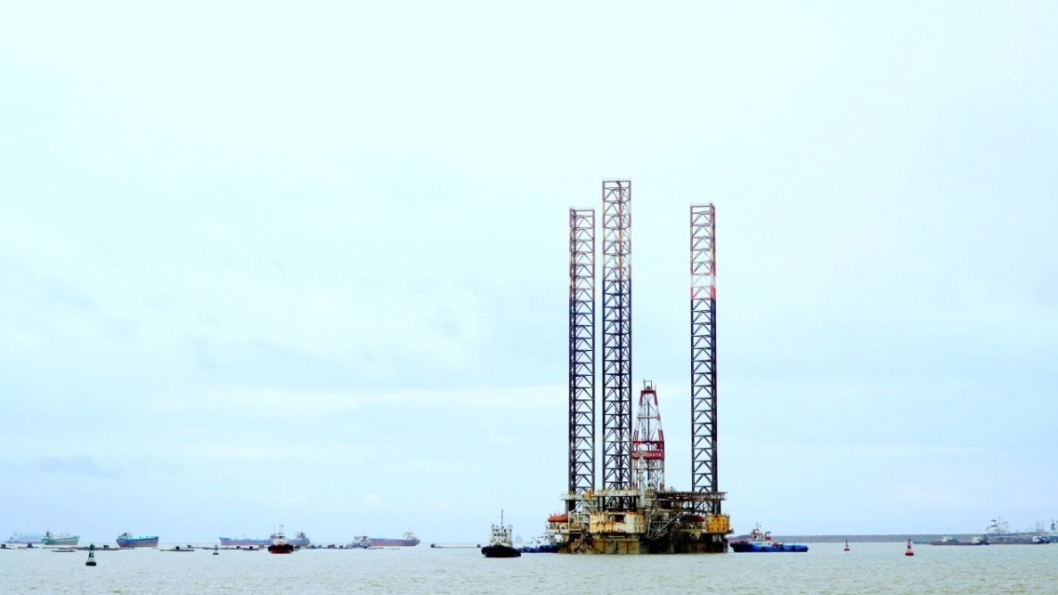 DQS tiếp nhận bảo dưỡng, sửa chữa giàn khoan Murmanskaya