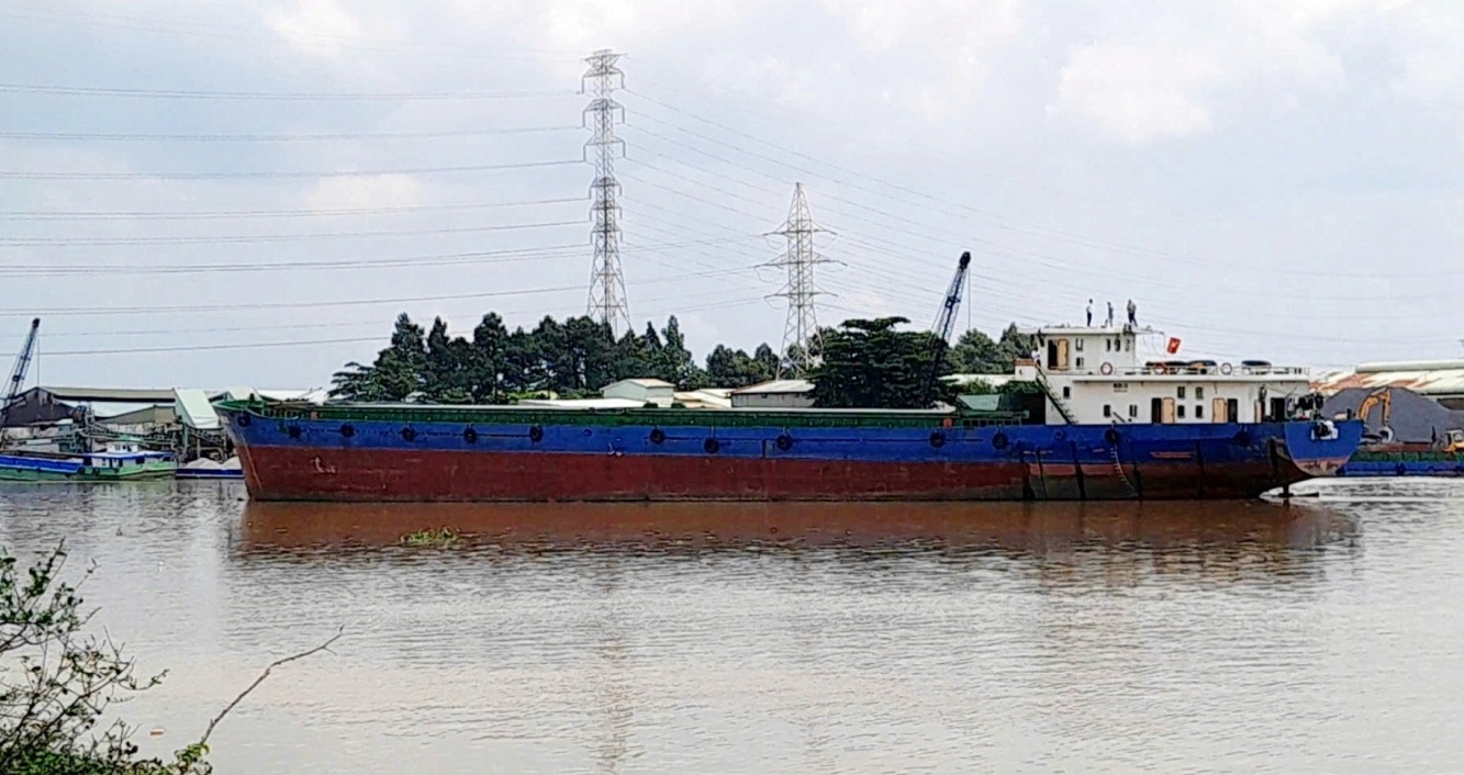 Tàu hàng vi phạm khoảng cách an toàn gây sự cố điện tại Đồng Nai