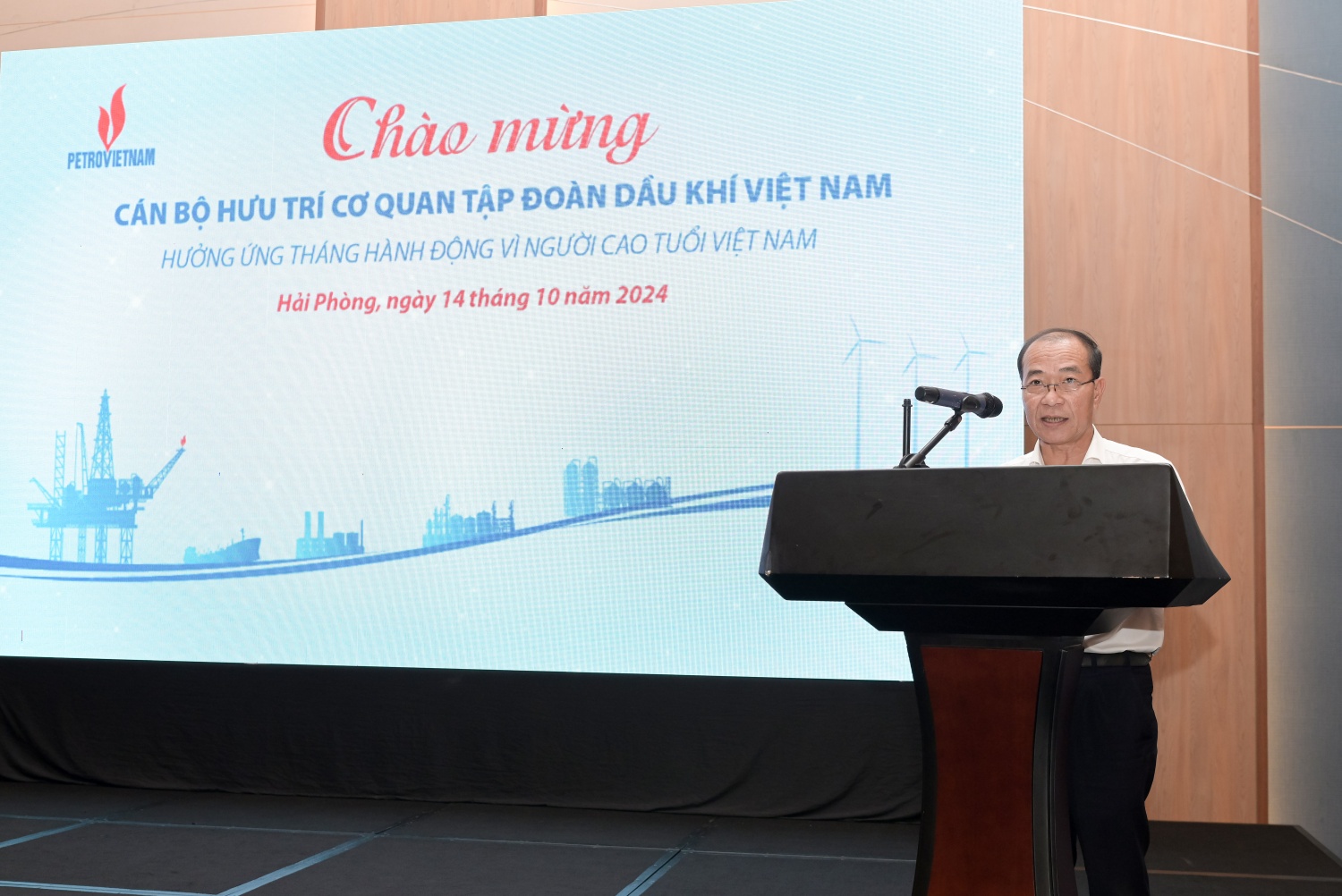 Petrovietnam gặp mặt, giao lưu cán bộ hưu trí cán bộ hưu trí qua các thời kỳ
