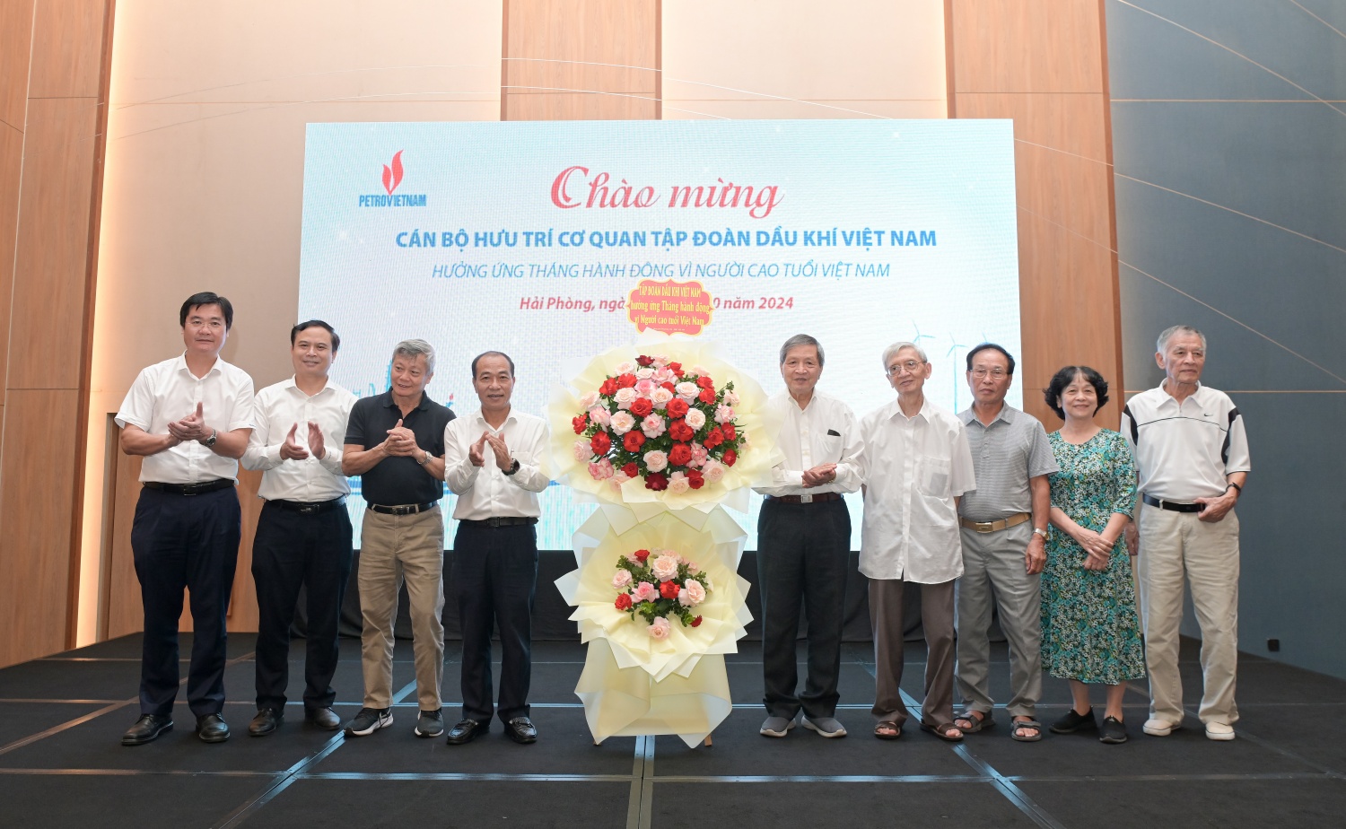 Petrovietnam gặp mặt, giao lưu cán bộ hưu trí cán bộ hưu trí qua các thời kỳ