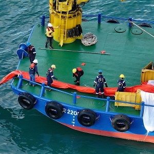 Singapore thử nghiệm robot ứng phó sự cố tràn dầu