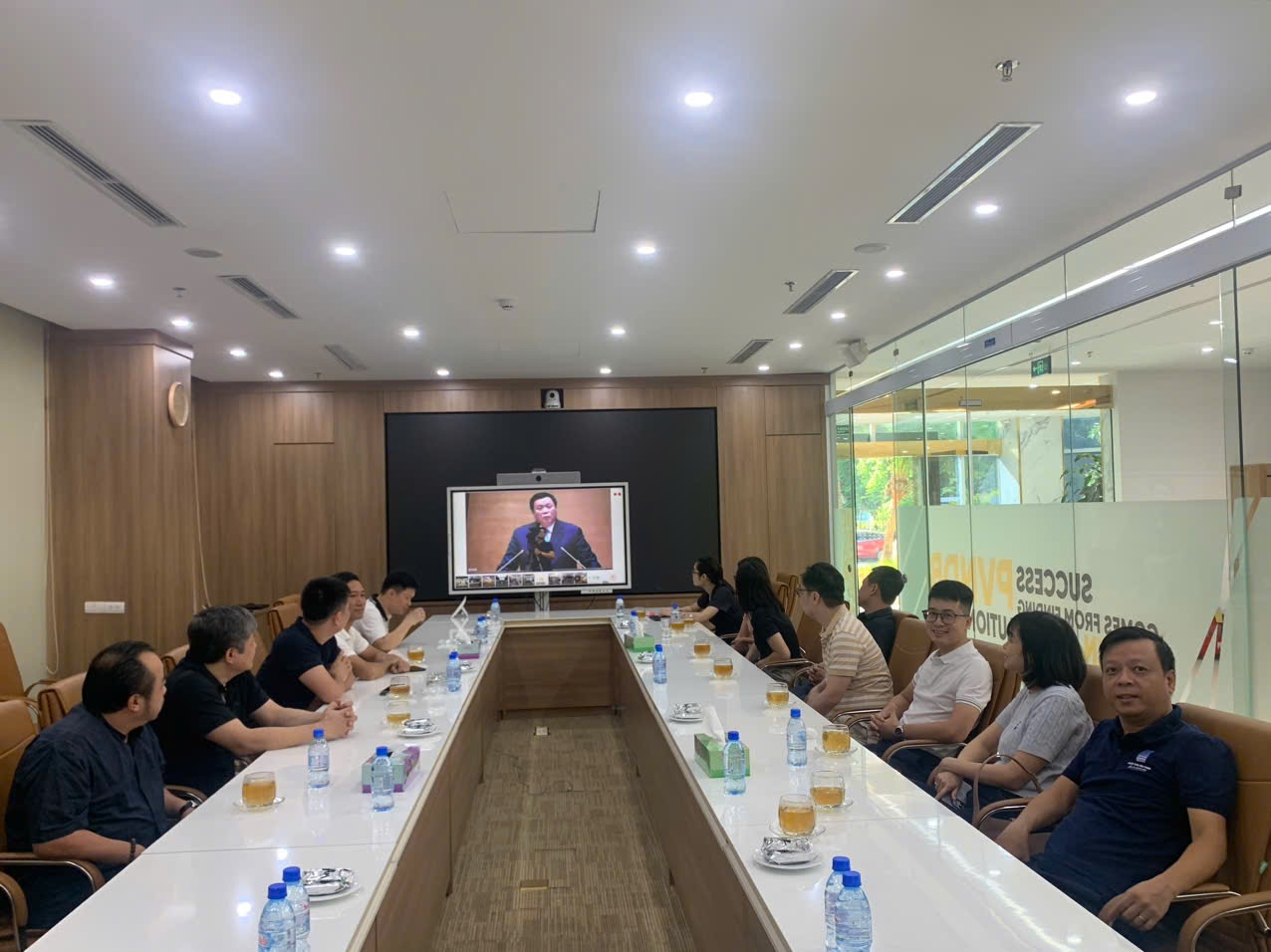 Đảng ủy Tập đoàn Dầu khí Quốc gia Việt Nam học tập, quán triệt thực hiện Nghị quyết Hội nghị Trung ương 10 Khóa XIII Đảng ủy Tập đoàn Dầu khí Quốc gia Việt Nam học tập, quán triệt thực hiện Nghị quyết Hội nghị Trung ương 10 Khóa XIII