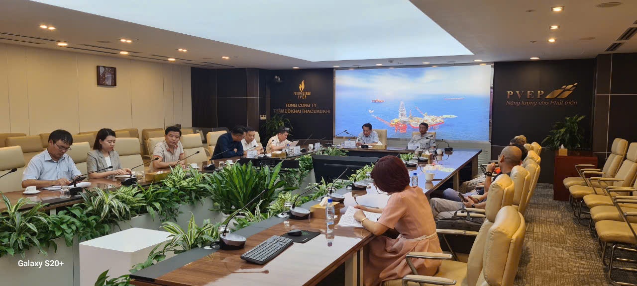 Đảng ủy Tập đoàn Dầu khí Quốc gia Việt Nam học tập, quán triệt thực hiện Nghị quyết Hội nghị Trung ương 10 Khóa XIII Đảng ủy Tập đoàn Dầu khí Quốc gia Việt Nam học tập, quán triệt thực hiện Nghị quyết Hội nghị Trung ương 10 Khóa XIII