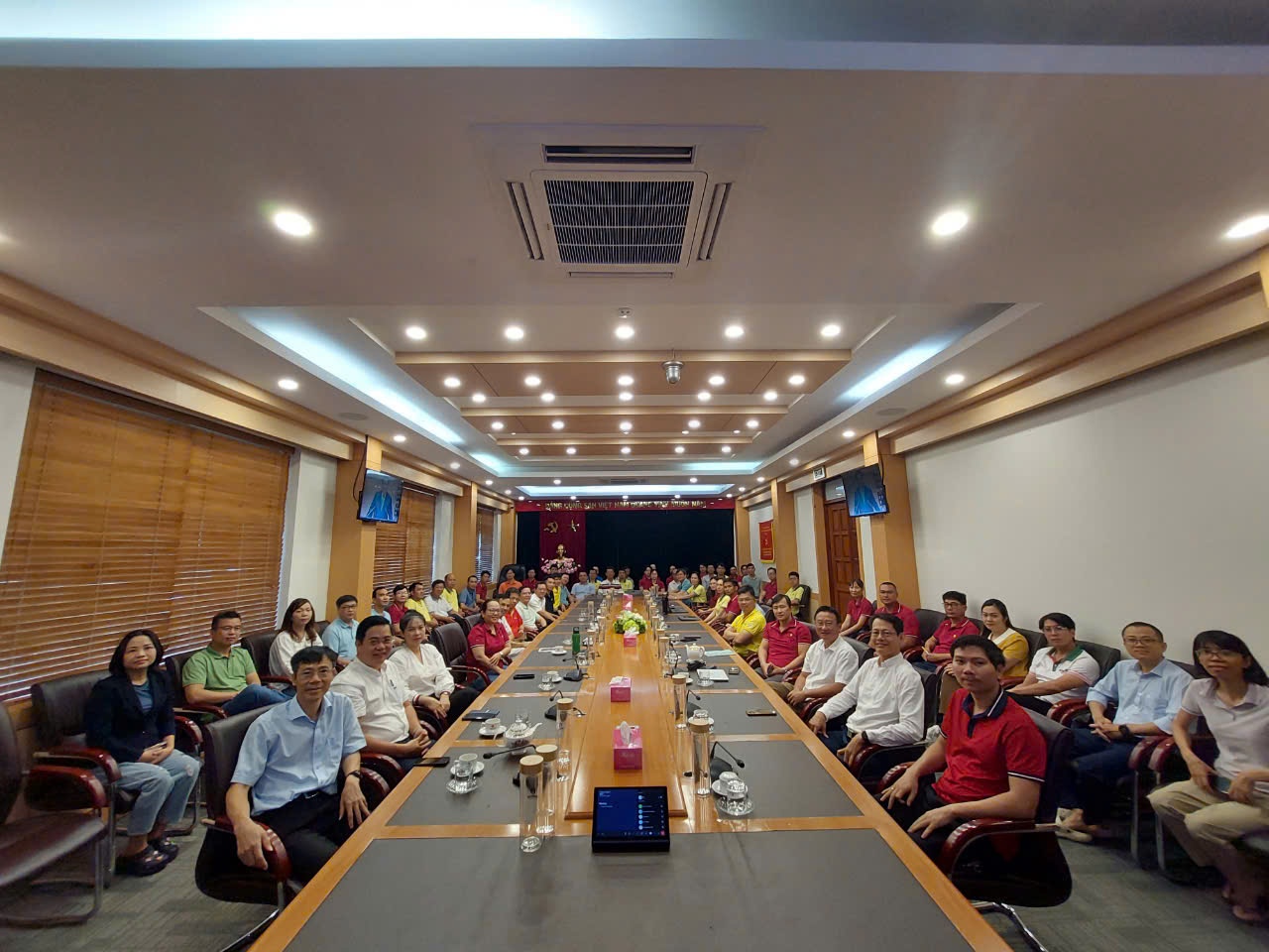 Đảng ủy Tập đoàn Dầu khí Quốc gia Việt Nam học tập, quán triệt thực hiện Nghị quyết Hội nghị Trung ương 10 Khóa XIII Đảng ủy Tập đoàn Dầu khí Quốc gia Việt Nam học tập, quán triệt thực hiện Nghị quyết Hội nghị Trung ương 10 Khóa XIII