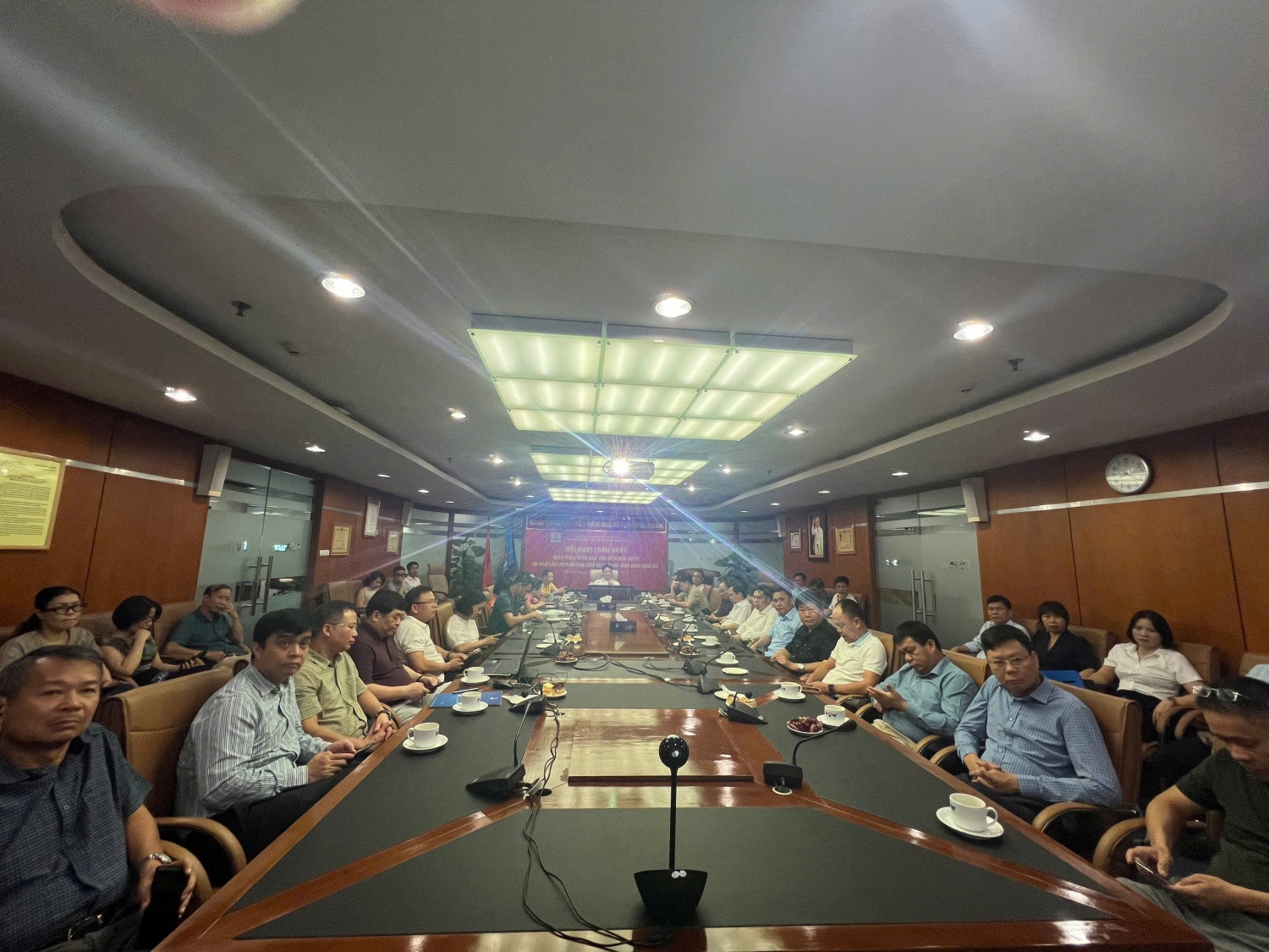 Đảng ủy Tập đoàn Dầu khí Quốc gia Việt Nam học tập, quán triệt thực hiện Nghị quyết Hội nghị Trung ương 10 Khóa XIII Đảng ủy Tập đoàn Dầu khí Quốc gia Việt Nam học tập, quán triệt thực hiện Nghị quyết Hội nghị Trung ương 10 Khóa XIII