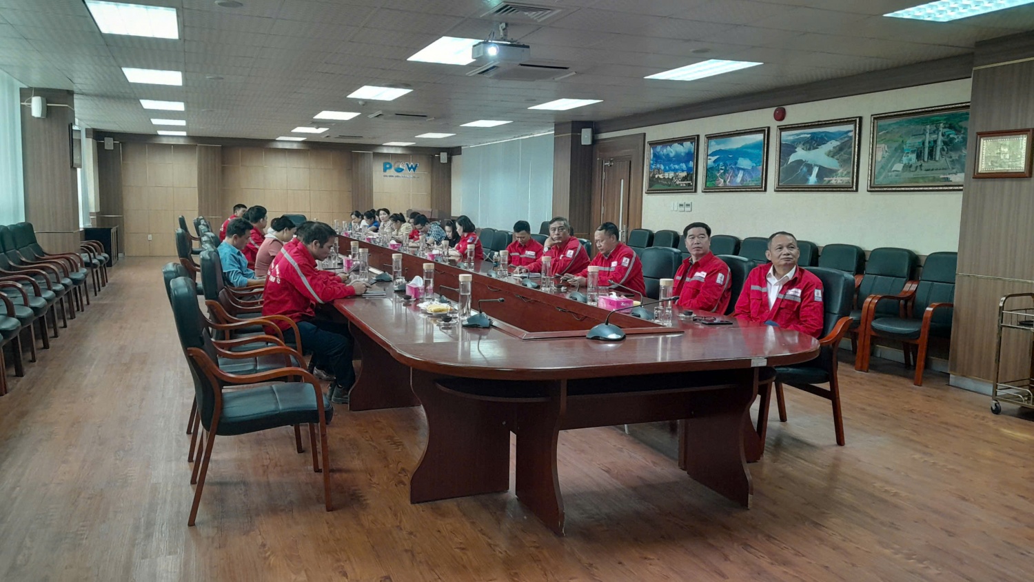 Đảng ủy Tập đoàn Dầu khí Quốc gia Việt Nam học tập, quán triệt thực hiện Nghị quyết Hội nghị Trung ương 10 Khóa XIII Đảng ủy Tập đoàn Dầu khí Quốc gia Việt Nam học tập, quán triệt thực hiện Nghị quyết Hội nghị Trung ương 10 Khóa XIII