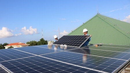 Chính thức được bán điện mặt trời mái nhà dư thừa lên lưới, tối đa 20% công suất