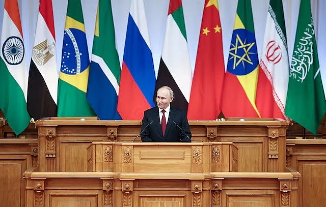 Tổng thống Nga Vladimir Putin phát biểu tại Diễn đàn Nghị viện BRICS ở Saint Petersburg, Nga ngày 11/7/ 2024. Ảnh: Reuters. Tổng thống Nga Vladimir Putin phát biểu tại Diễn đàn Nghị viện BRICS ở Saint Petersburg, Nga ngày 11/7/ 2024. Ảnh: Reuters.