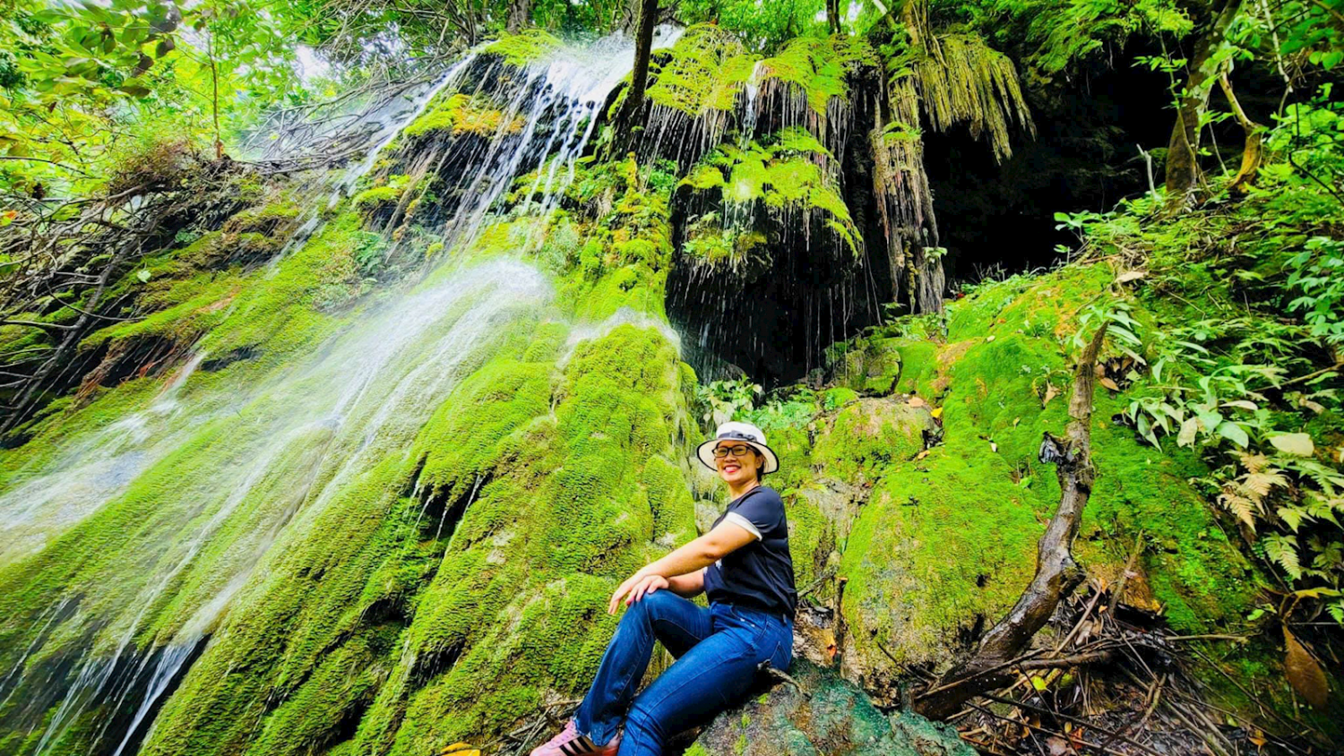 “Tan chảy” trước vẻ đẹp nguyên sơ của thác Rêu Sìn Hồ “Tan chảy” trước vẻ đẹp nguyên sơ của thác Rêu Sìn Hồ