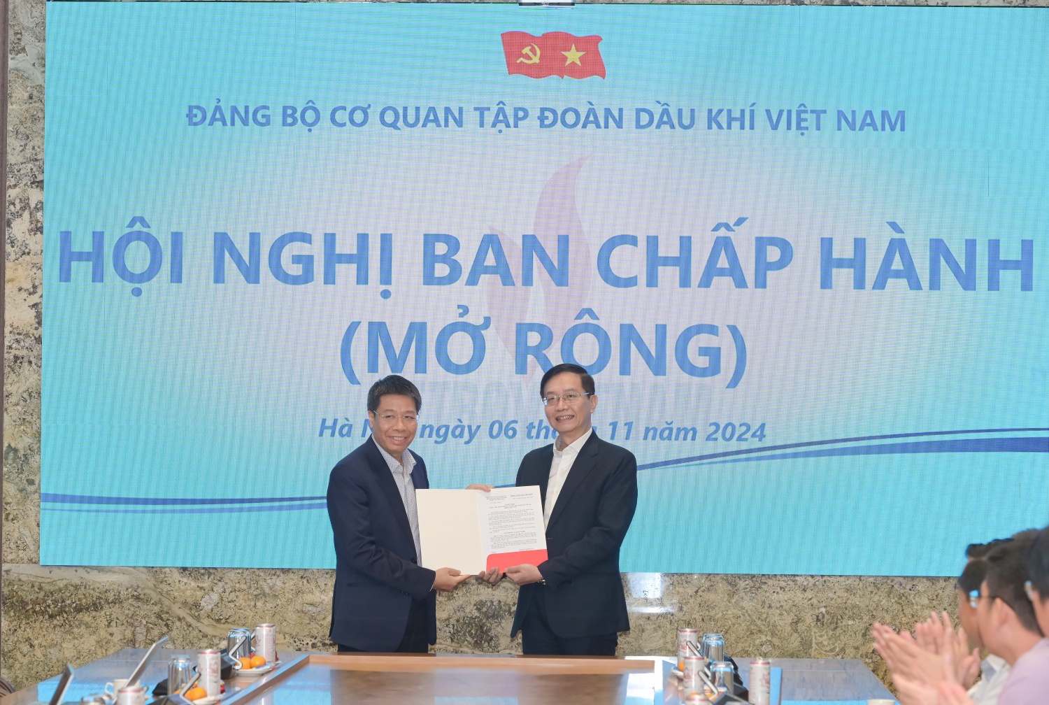 Đồng chí Nguyễn Văn Mậu được chuẩn y giữ chức vụ Bí thư Đảng ủy Cơ quan Tập đoàn Dầu khí Quốc gia Việt Nam, nhiệm kỳ 2020 - 2025