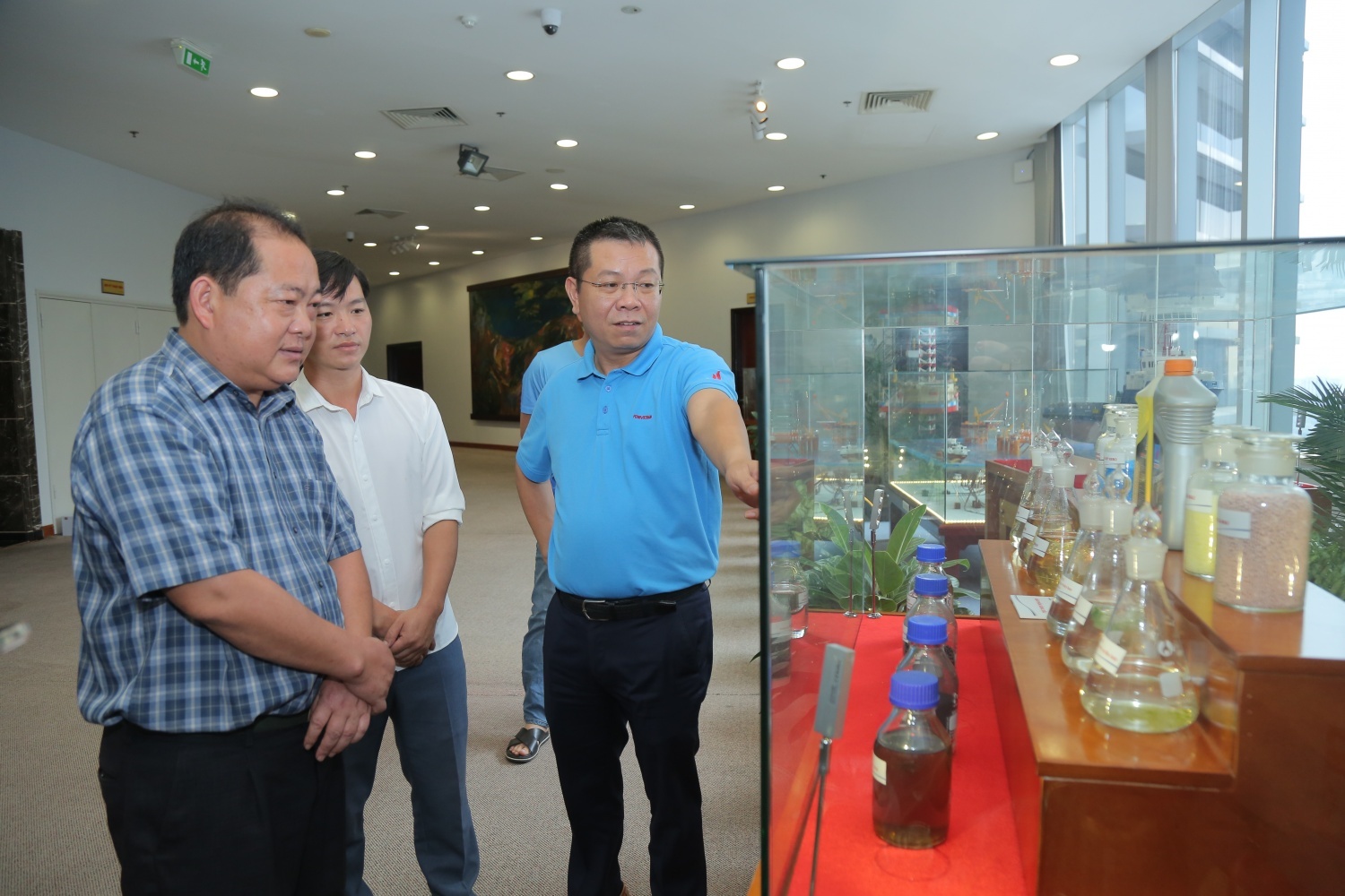 Trưởng thôn Kho Vàng Ma Seo Chứ: Ngành Dầu khí thật đặc biệt