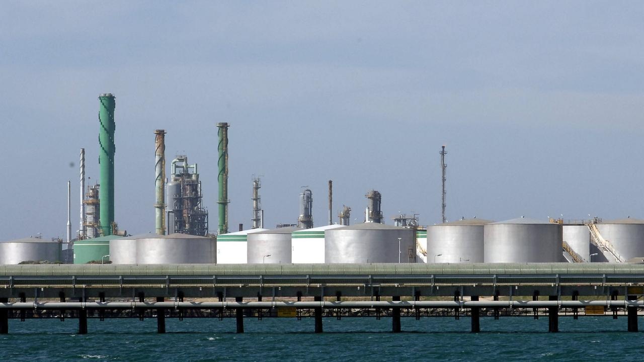 BP chuyển đổi nhà máy lọc dầu thành trung tâm năng lượng bền vững BP chuyển đổi nhà máy lọc dầu thành trung tâm năng lượng bền vững