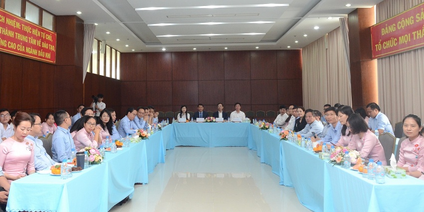 Trường Đại học Dầu khí Việt Nam tổ chức gặp mặt kỷ niệm Ngày Nhà giáo Việt Nam