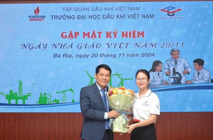 Trường Đại học Dầu khí Việt Nam tổ chức gặp mặt kỷ niệm Ngày Nhà giáo Việt Nam